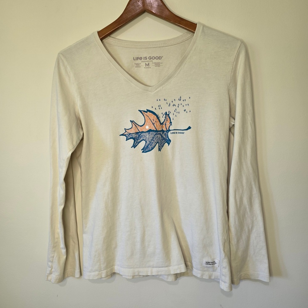 Life Is Good Crusher-Lite Tee Womens M Cream Leaf Birds V-Neck Nature Casual